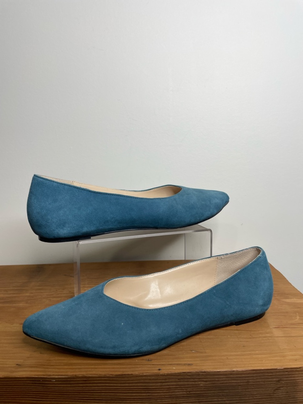 ☔️ Adrienne Vittadini Teal Pointed-Toe Suede Flats - Picture 2 of 7